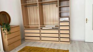 Apartment near atomium with parking