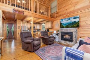 Elegant & Cozy Cabin Near Pigeon Forge