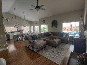 Cave Creek Classy 4 bedrooms, Heated pool, pool table
