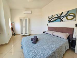 Bright & Spacious Village Apartment