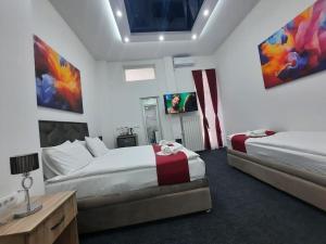 Authentic Belgrade Centre - 3 Suites in One Space, with patios in courtyard for smokers