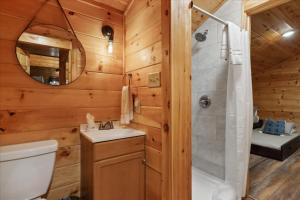 Black Bear Lodge - Game, Movie, Firepit