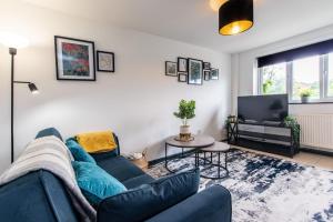 Parking Netflix TV Sleeps 4 Close to QMC