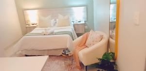 Sea Breeze Manor - Aqua Unit