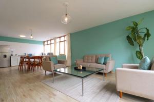 Ocharan 410 by Wynwood House