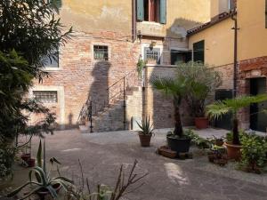 Rialto Green Design Apartment