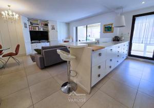 Les Gregoriennes T2 Climatisé Hyeres Centre-Terrasse-Parking-Wifi