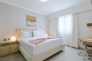 Cozy, Centric 1BR Condo, Pool