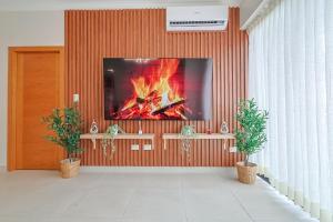 Cozy, Centric 1BR Condo, Pool