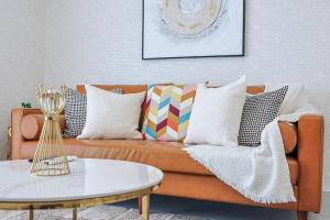 Cozy, Centric 1BR Condo, Pool