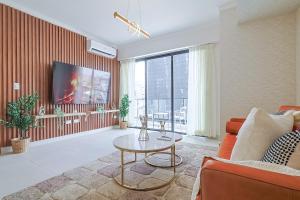 Cozy, Centric 1BR Condo, Pool