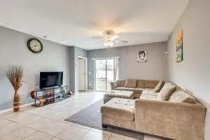 33 Mi to Busch Gardens Ruskin Home with Pool Access - Wimauma