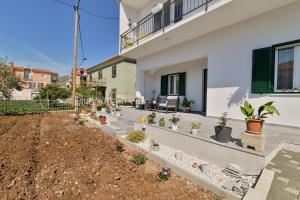 Apartments Kati