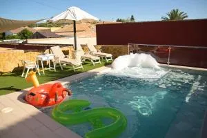 Casa Rural LA ENCINA - Mesas de Guadalora