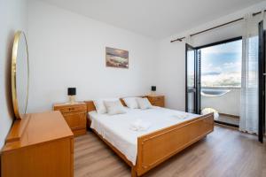 Two-Bedroom Apartment with Terrace and Sea View room in Apartments with a parking space Pag - 15765