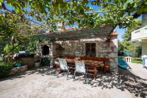 Apartment Veli Rat 438b