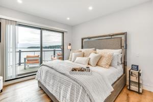Lake Winnipesaukee Condo with Beach Access!