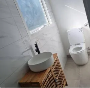 A comfortable and quiet 2bedroom house and a 1bedroom bungalow - Dargo