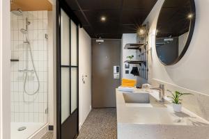 Hotels Moxy Annecy : photos des chambres