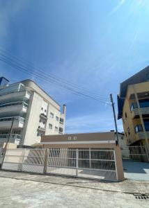 Casa Costa Serena - 1 suíte e 2 quartos passos do mar