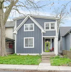 Spacious & Great Location! 4-5 Bedrooms - Индианаполис