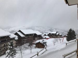 Studio rénové de 26 m² pour 4 pers avec balcon, accès pistes, animaux admis - Vallandry - FR-1-757-116