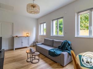 Maison rénovée avec jardin proche dAngers - FR-1-622-92