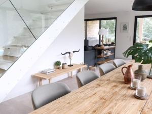 Villa dException avec Piscine et Jardin Proche Plages et Lac à Hossegor - FR-1-791-5