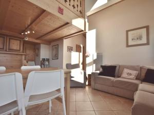 Appartements Duplex pour 8 pers, 3 chambres, balcon plein sud, acces pistes a pieds - FR-1-391-184 : photos des chambres