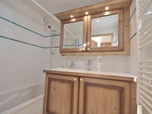 Appartements Duplex pour 8 pers, 3 chambres, balcon plein sud, acces pistes a pieds - FR-1-391-184 : photos des chambres