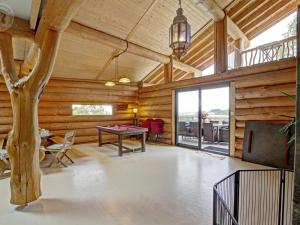 Gîte de Charme avec Jacuzzi dans Monts du Forez - FR-1-496-313