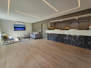 Sahara Courtyard Inn & Suites Osoyoos