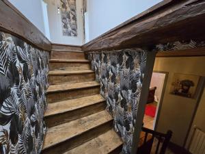 Maisons de vacances Maison familiale avec grand jardin, proche de Sarlat, cheminee, Wifi, animaux acceptes - FR-1-616-61 : photos des chambres