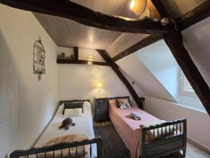 Maisons de vacances Maison Perigourdine avec Cheminee, Jardin Prive & Wifi, Proche Sarlat et Vallee de la Dordogne - FR-1-616-49 : photos des chambres