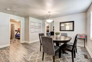 Indie Escape II-Stones throw to Plaza