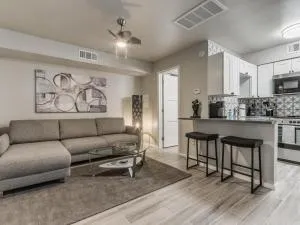 Quiet Modern Heavenly Paradise Love and Balcony Near Lake, Mall, Food, Entertainment! - Edmond