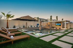 Coachella Luxe Oasis 6BR Resort Self Check-in