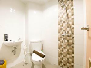 Minimalist and Cozy 1BR The Alton Apartment By Travelio