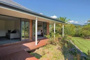 Bobs Bach - Ohingaroa