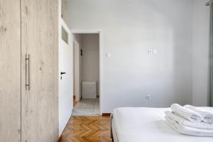 Dew 1-Bedroom Apartment in Athens