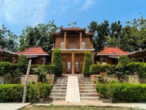 Sunrise Sea Hill Cottages - Karimunjawa