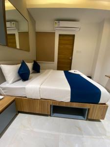 JMB HOTEL Height