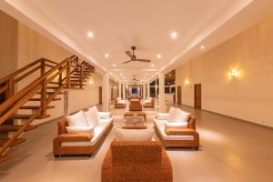 Uppuveli Beach by DSK