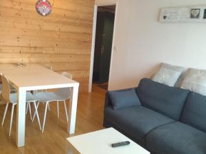Appartements Appart 6 pers, 3 pieces avec balcon et casier a skis - FR-1-557-134 : photos des chambres