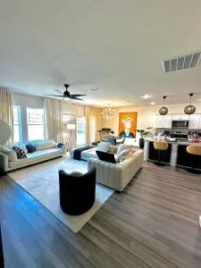 Charming Home in Glennheights - سيدار هيل