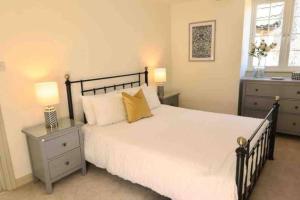 Stunning unique period 2 bedroom apartment