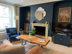 Stunning unique period 2 bedroom apartment