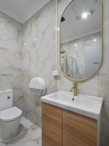 AZZURRO POD HOTEL Darling Harbour- Near ICC