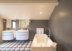 Hotels Le Vallon de Valrugues Hotel Spa & Villas : photos des chambres