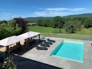 Gîte 5 chambres piscine vue montagne - Marchamp